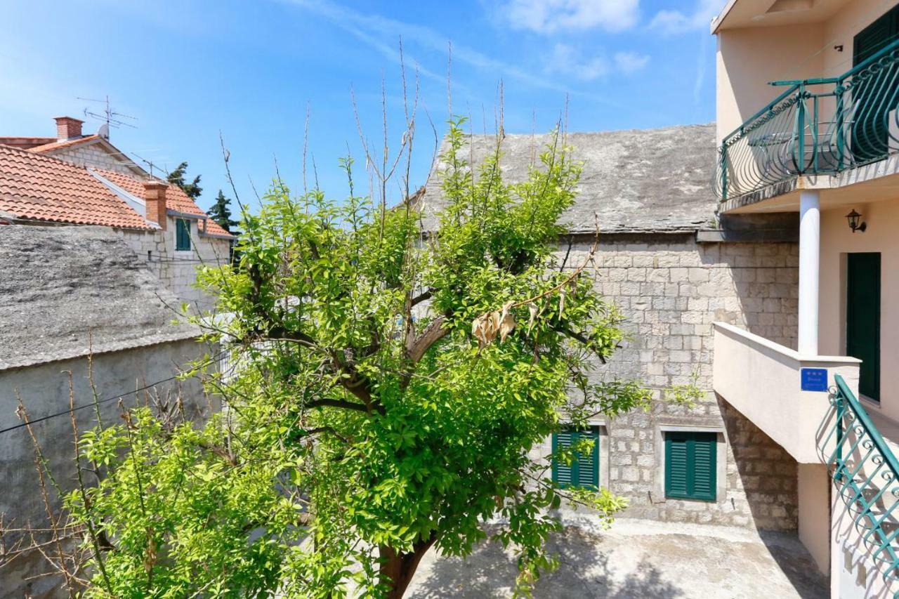 Apartments And Rooms Stone House سبليت المظهر الخارجي الصورة